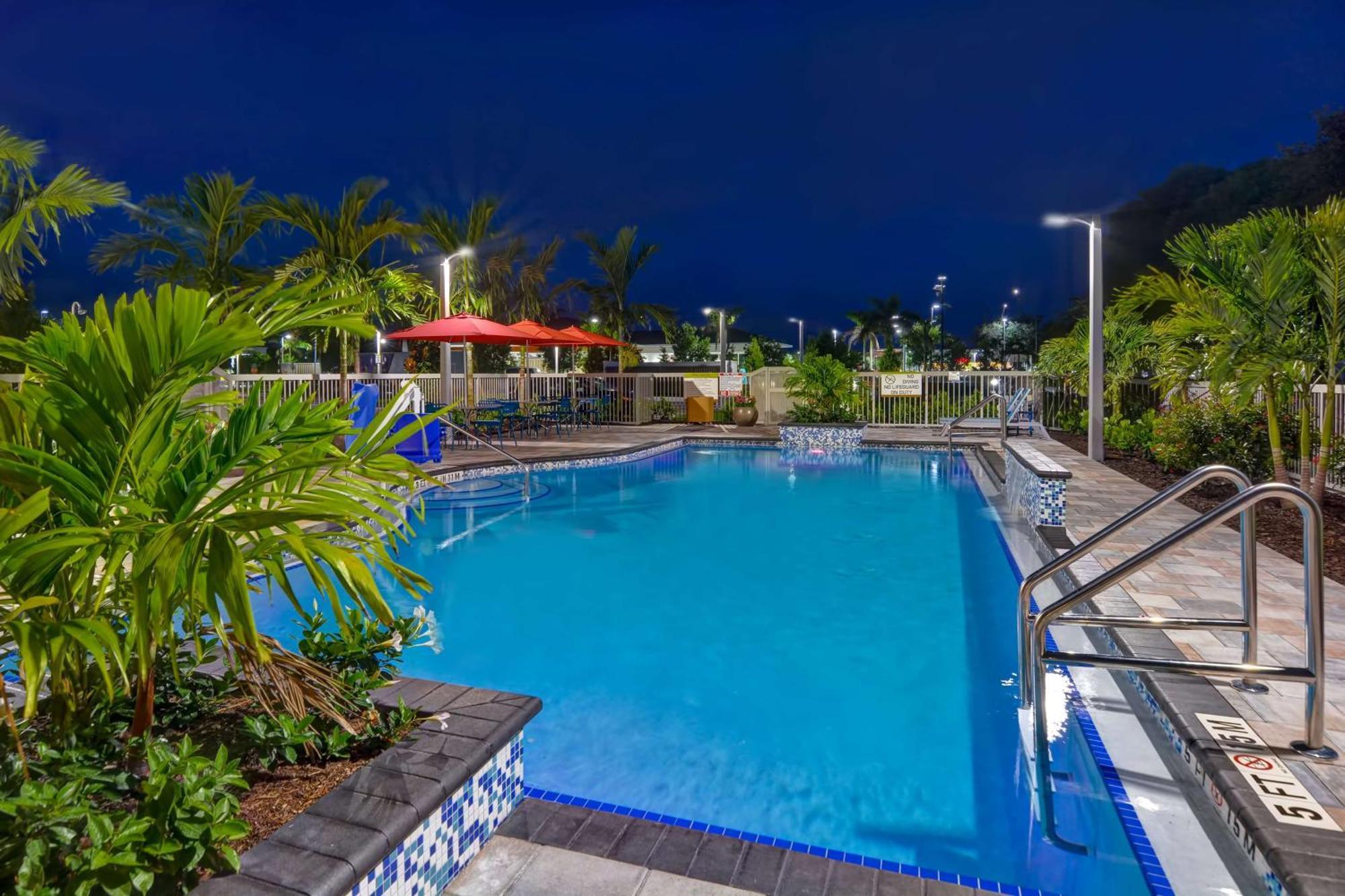 Home2 Suites By Hilton Naples I-75 Pine Ridge Road Экстерьер фото